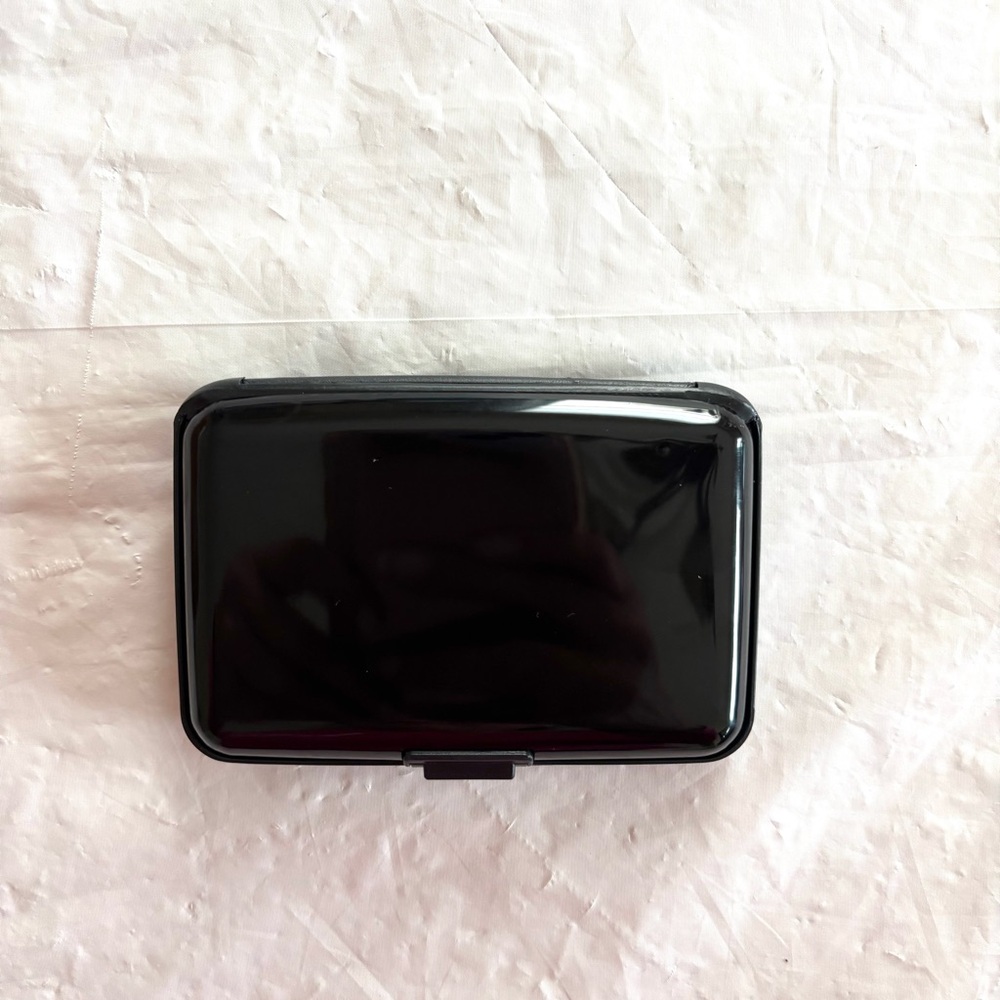 NWT RDIF Wallet CC Card Holder Glossy Black Case
